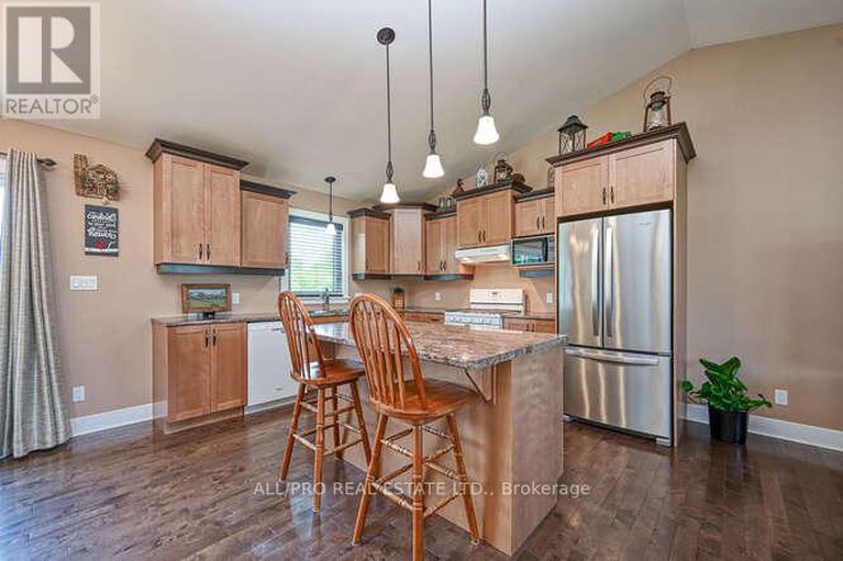28596832/831-bolton-road/north-grenville-twp-kemptville-south/north-grenville/ontario/K0G1N0_8