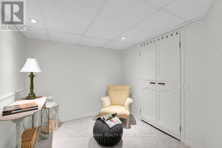 28891656/14-roundhay-drive/manordale/ottawa/ontario/K2G1B5_25