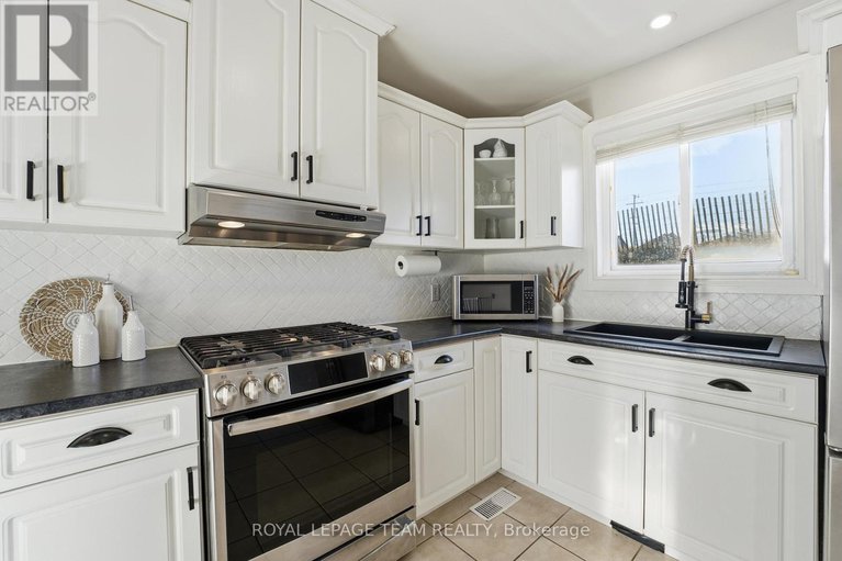 29081356/116-mclachlin-street-s/arnprior/arnprior/ontario/K7S3Y5_20