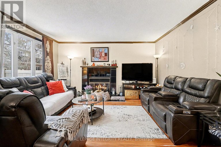 29172010/49-128-rushford-private/hunt-club-parkgreenboro/ottawa/ontario/K1T3C5_7