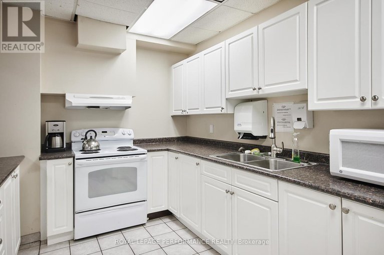 28548076/202-158-b-mcarthur-avenue/vanier/ottawa/ontario/K1L8C9_36