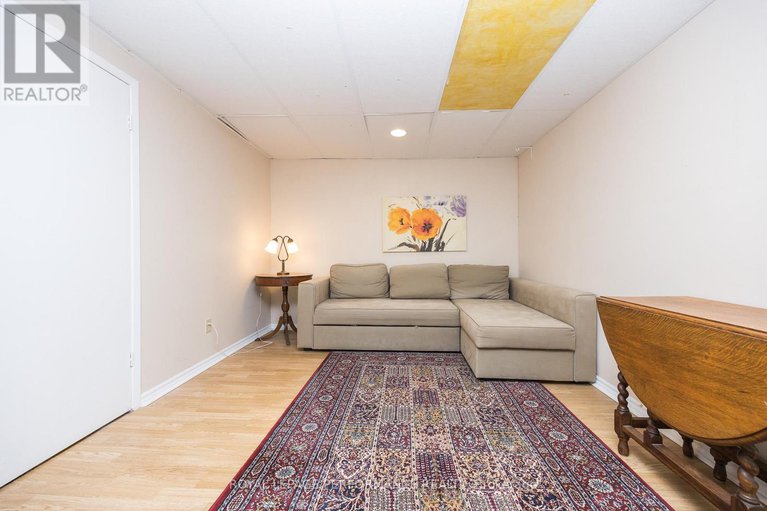 28471884/49-reaney-court/beaverbrook/ottawa/ontario/K2K1W7_37