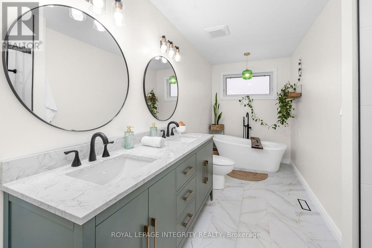 29474748/4-hackett-street/hunt-club-woods/ottawa/ontario/K1V0P8_30