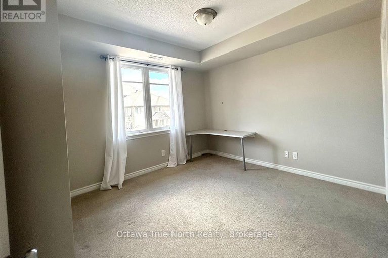 29168510/30-1032-beryl-private/riverside-southgloucester-glen/ottawa/ontario/K1V2M4_15