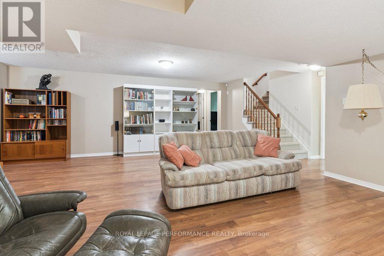 28546578/131-arrowwood-drive/stittsville-south/ottawa/ontario/K2S2G3_38