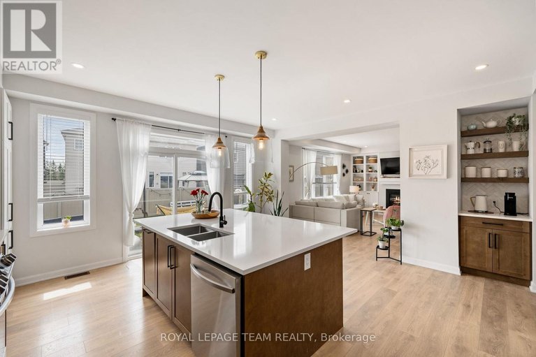 29682994/98-ralph-erfle-way/half-moon-bay/ottawa/ontario/K2J6W2_18