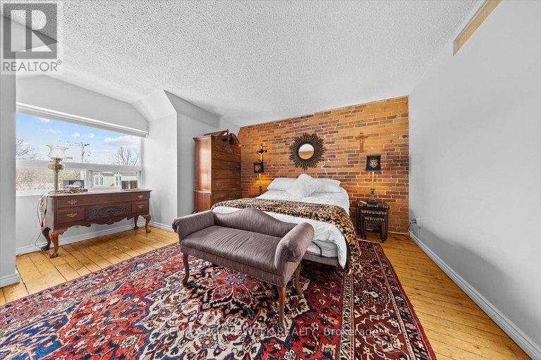 29377343/32-waverley-street/ottawa-centregolden-triangle/ottawa/ontario/K2P0T9_38