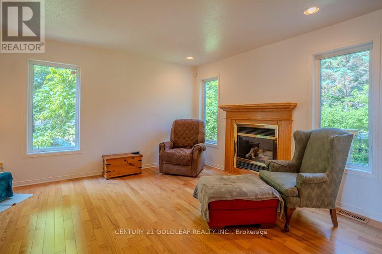 28617120/681-aquaview-drive/avalon-east/ottawa/ontario/K4A4W5_21