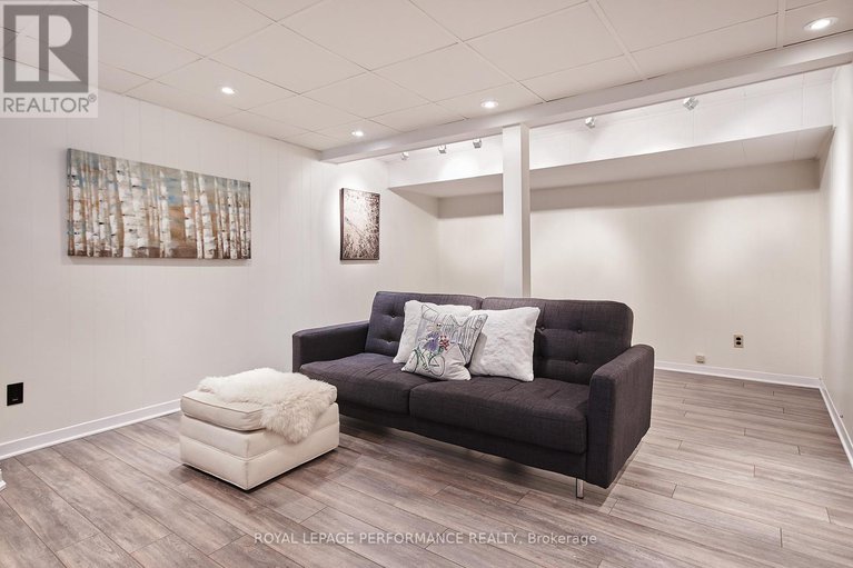 29341619/364-cunningham-avenue/alta-vistafaircrest-heights/ottawa/ontario/K1H6B4_21