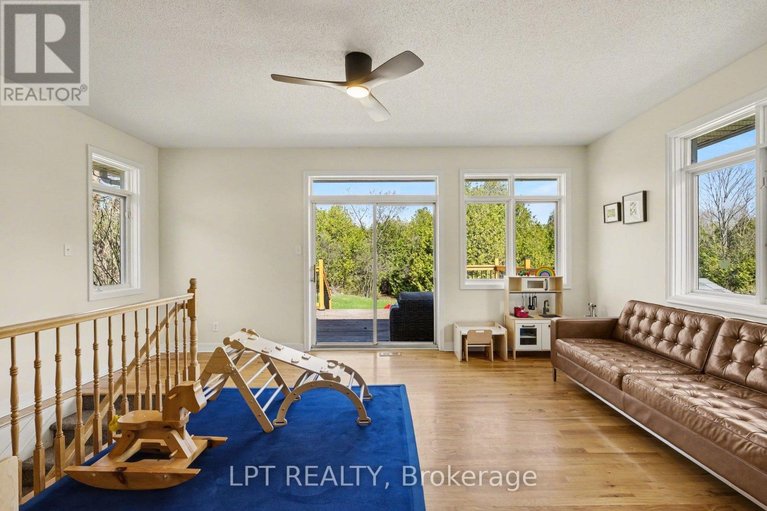 29665088/8297-nashdale-drive/osgoode-twp-north-of-reg-rd-6/ottawa/ontario/K0A2P0_14