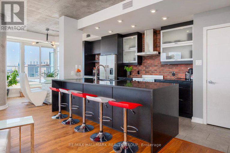 29041672/2701-195-besserer-street/sandy-hill/ottawa/ontario/K1N0B6_17