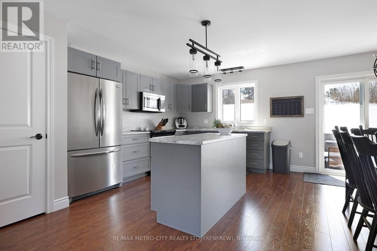 28154168/148-haramis-drive/renfrew/renfrew/ontario/K7V4M8_7