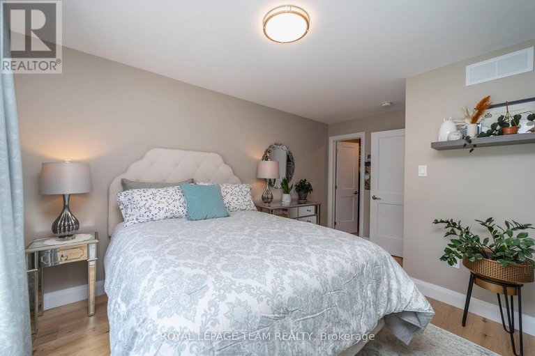 29260640/51-aylen-avenue/woodroffe/ottawa/ontario/K2A3P6_27