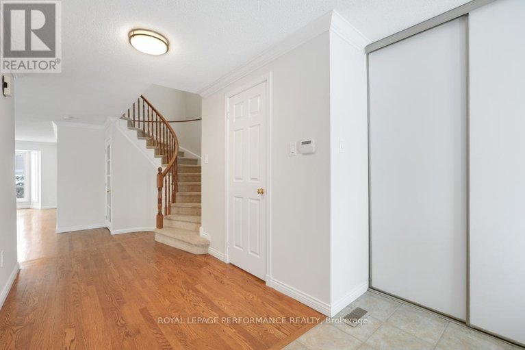 29096024/41-saddle-crescent/hunt-club-park/ottawa/ontario/K1G5L4_5