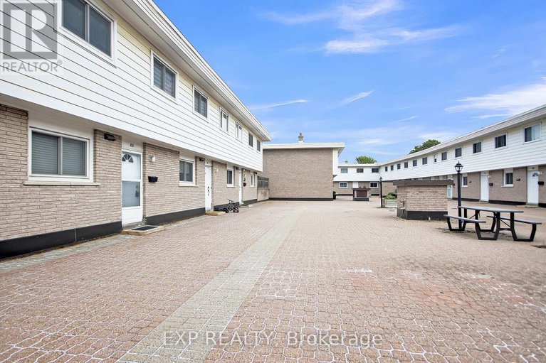 28739048/83-hadley-circle/bells-corners/ottawa/ontario/K2H7Z8_3