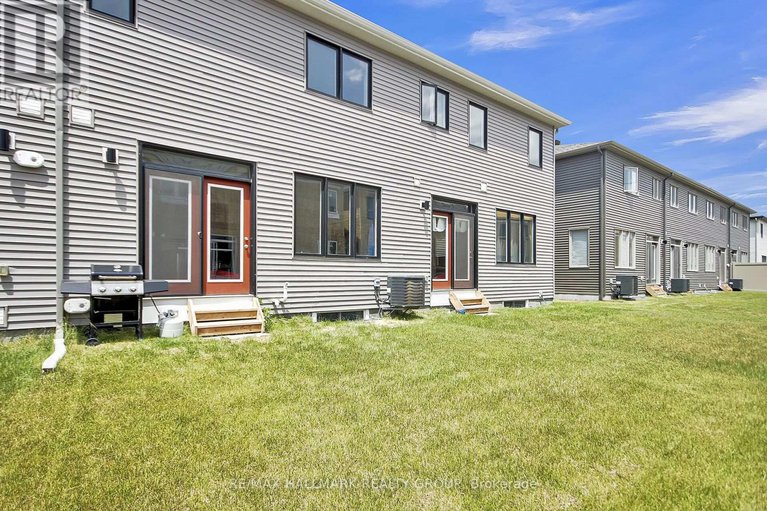 28480332/676-quilter-row/goulbourn-twp-from-franktown-rdsouth-to-rideau/ottawa/ontario/K0A2Z0_43