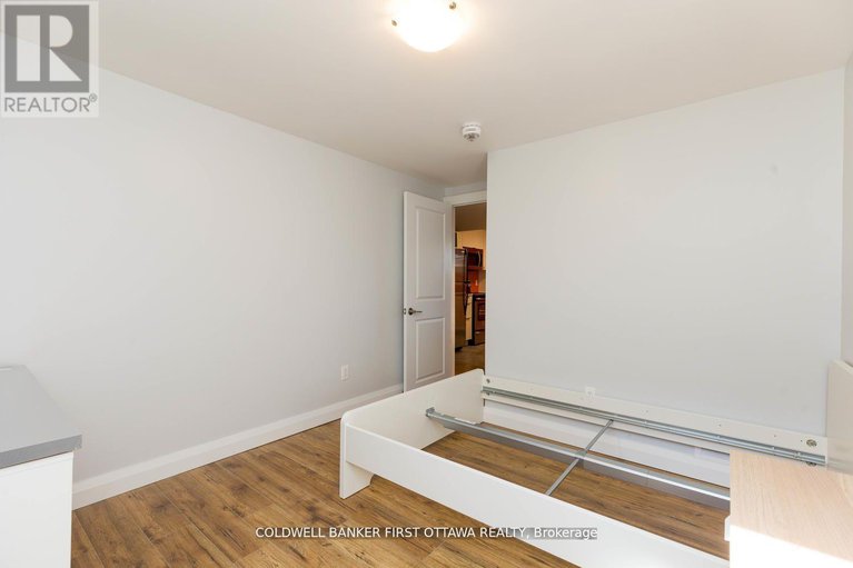 28574772/34-westwood-drive/meadowlandscrestview/ottawa/ontario/K2G2X1_15