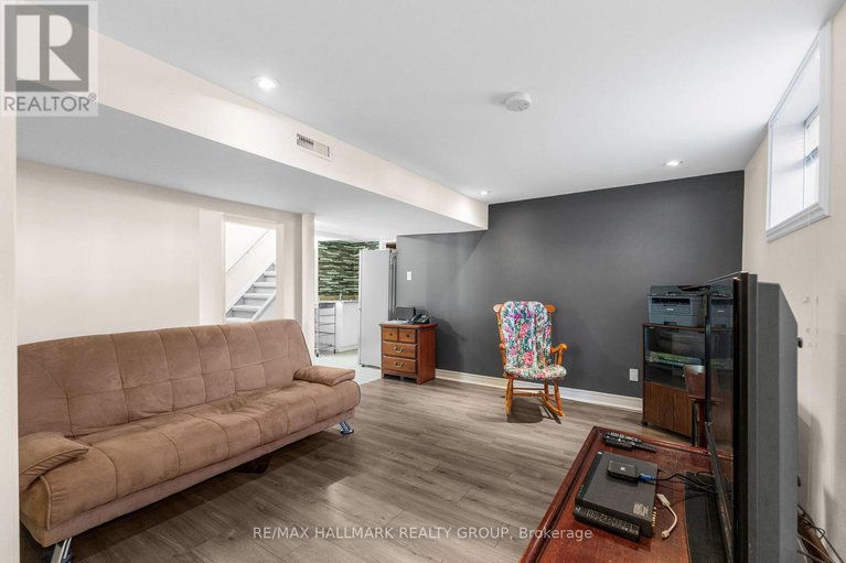 29052297/1902-rosebella-avenue/blossom-parkleitrim/ottawa/ontario/K1T1G7_20