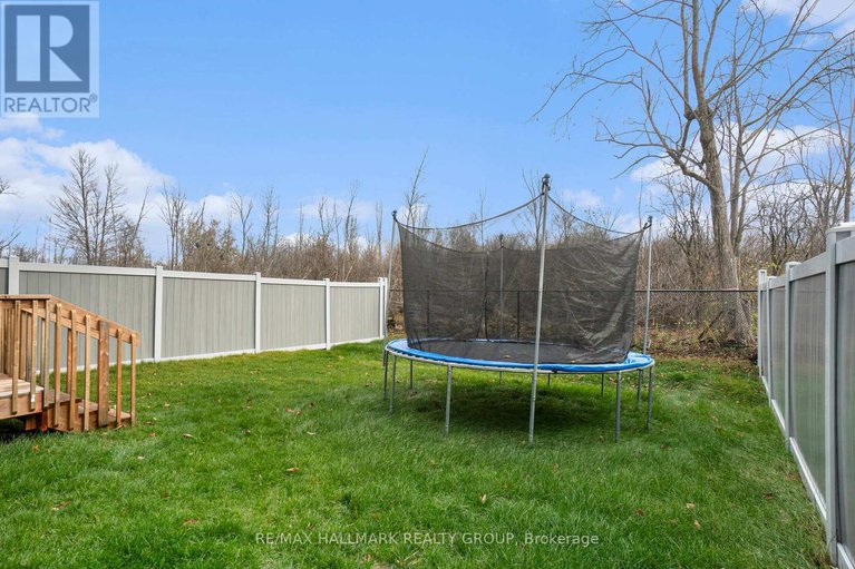 29088429/523-paakanaak-avenue/blossom-parkkemp-parkfindlay-creek/ottawa/ontario/K1X0H2_31