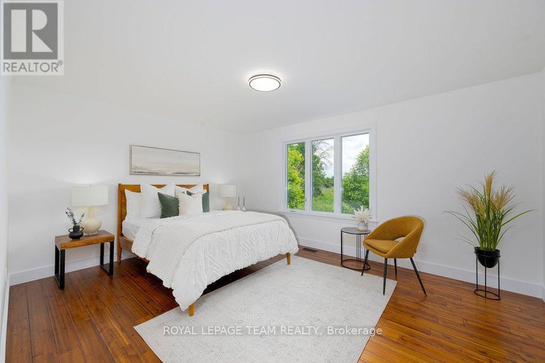 29224787/517-donald-b-munro-drive/carp/ottawa/ontario/K0A1L0_12