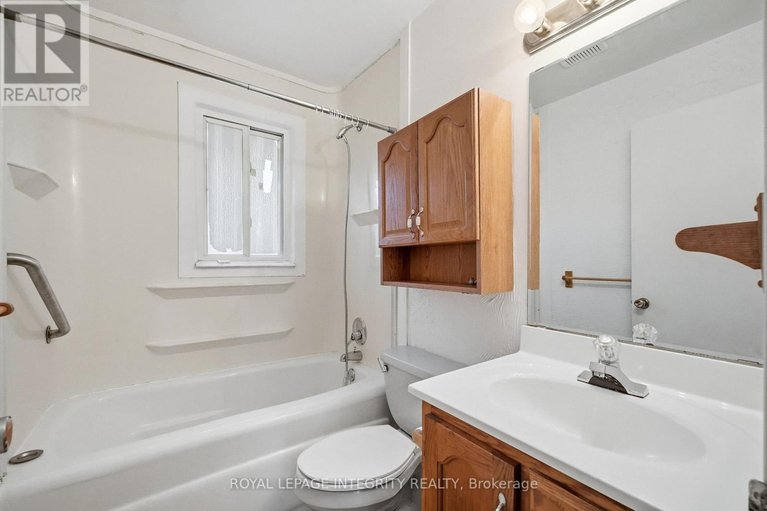 29652351/754-cummings-avenue/castle-heightsrideau-high/ottawa/ontario/K1K2L1_23