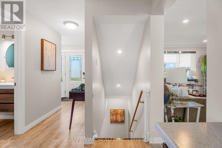28359761/406-woodfield-drive/tanglewood/ottawa/ontario/K2G3W9_31