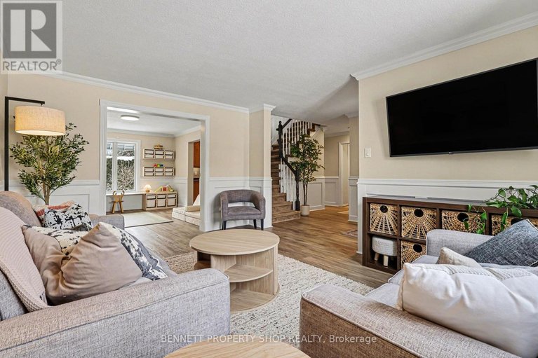 29404240/216-macdougall-street/village-of-russell/russell/ontario/K4R1A5_3