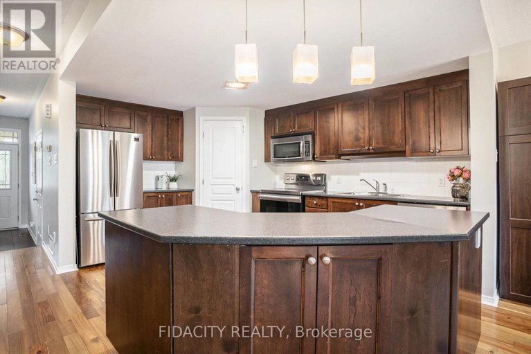 28418816/1493-carronbridge-circle/emerald-meadowstrailwest/ottawa/ontario/K2M0G7_5