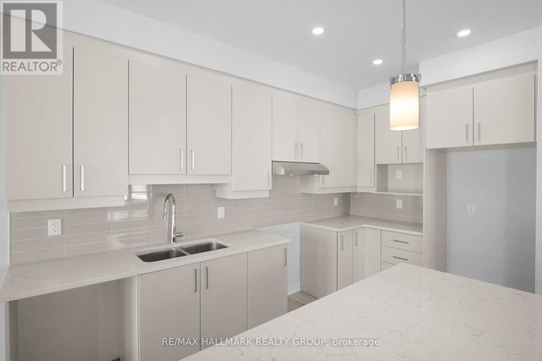 29360428/1944-hawker-private/huntley-ward-south-east/ottawa/ontario/K2M0M5_3