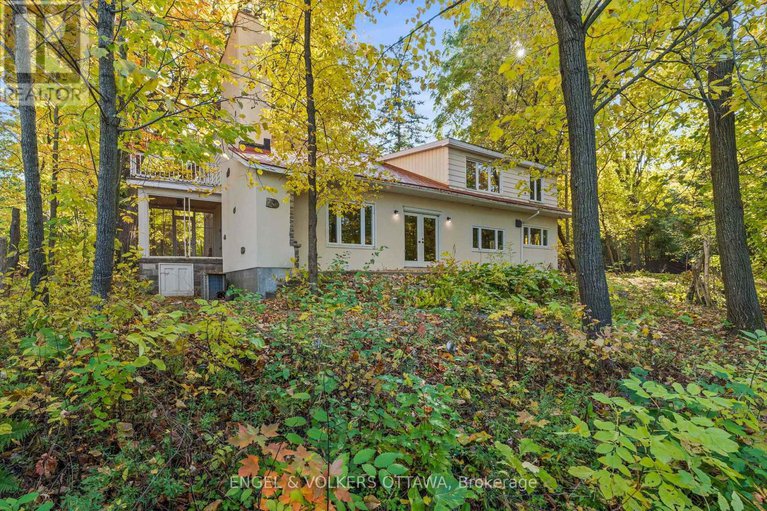 28608885/32-ryeburn-drive/riverside-southgloucester-glen/ottawa/ontario/K1V1H6_5