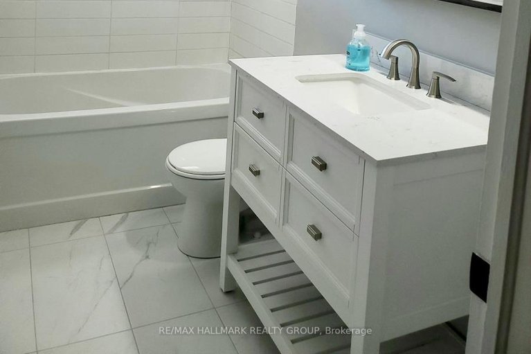 29345324/1329-bloomsbury-crescent/parkway-park/ottawa/ontario/K2C2Y8_12