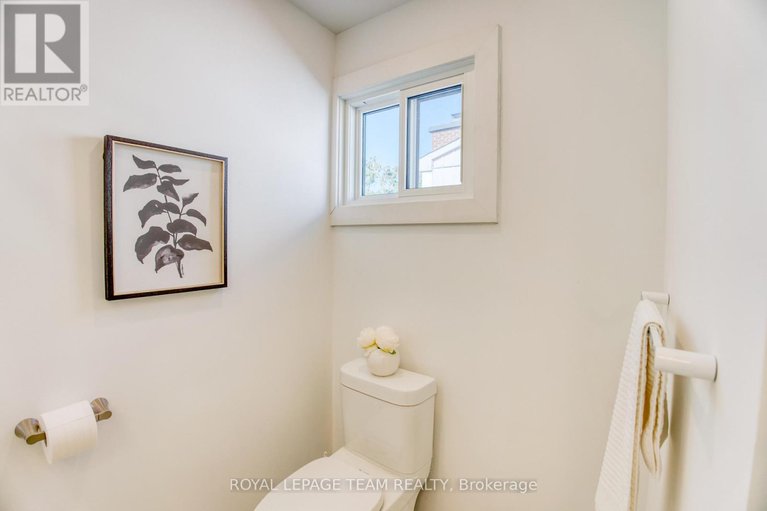 28847948/21-equestrian-drive/bridlewood/ottawa/ontario/K2M1B8_27
