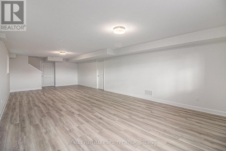 29086225/526-reflection-street/orleans-village/ottawa/ontario/K1W0S8_35