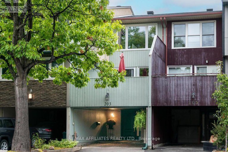 28968383/203-booth-street/west-centre-town/ottawa/ontario/K1R7V4_2
