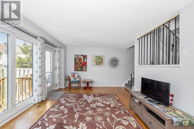 28777870/302-salter-crescent/beaverbrook/ottawa/ontario/K2K1Z3_7