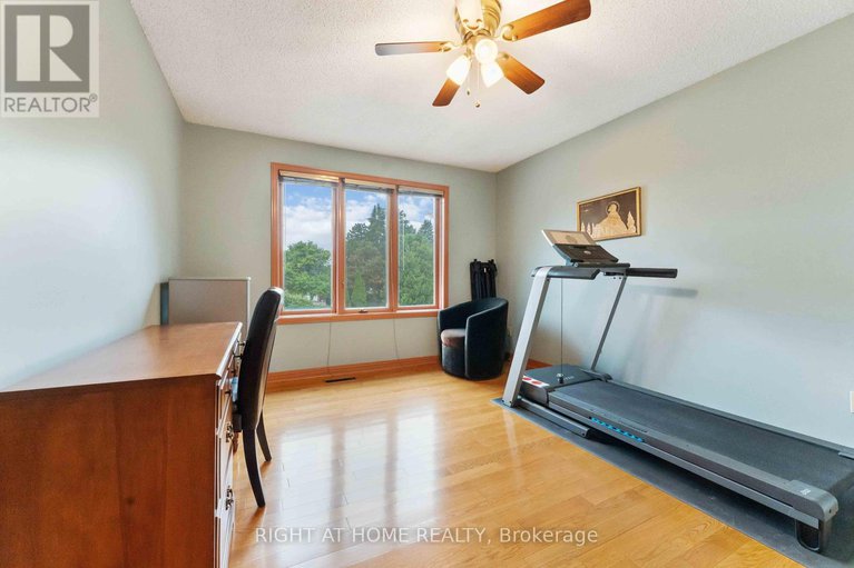 28765727/2-muirfield-gardens/cedar-hillorchard-estates/ottawa/ontario/K2R1B8_37