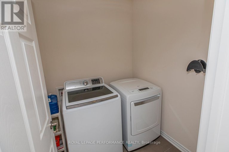 29592529/30-summitview-drive/emerald-meadowstrailwest/ottawa/ontario/K2M2V9_28