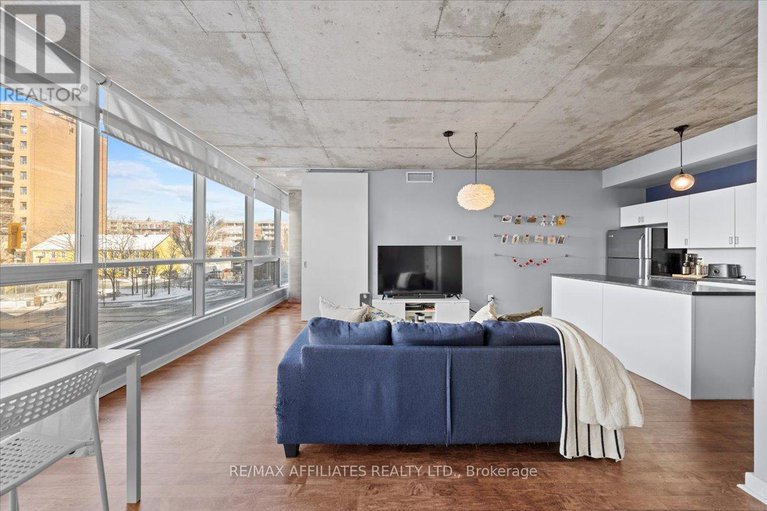 28155411/201-180-york-street/lower-townbyward-market/ottawa/ontario/K1N1J6_17