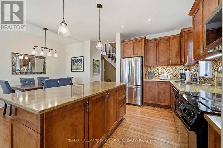 29684347/2380-virginia-drive/urbandale-acres/ottawa/ontario/K1H6S2_5