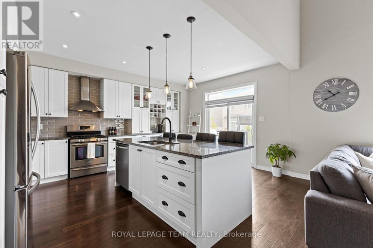28539226/43-hibiscus-way/cedargrovefraserdale/ottawa/ontario/K2J6A5_11