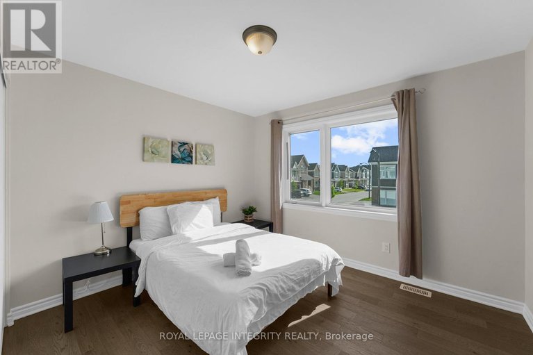 28643913/724-vennecy-terrace/orleans-village/ottawa/ontario/K1W0N3_23