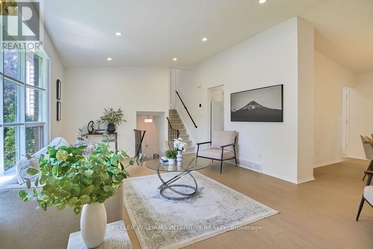 28490923/77-seabrooke-drive/glencairnhazeldean/ottawa/ontario/K2L2K4_13