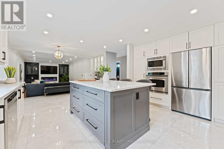 28996466/19-campfield-court/pineglencountry-place/ottawa/ontario/K2E7X8_12
