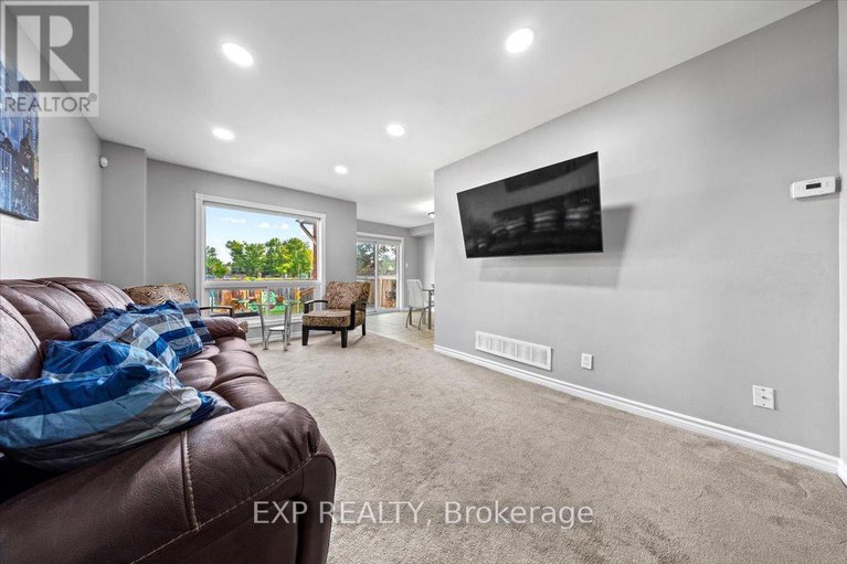 28594729/93-cedarock-drive/bridlewood/ottawa/ontario/K2M2H5_6