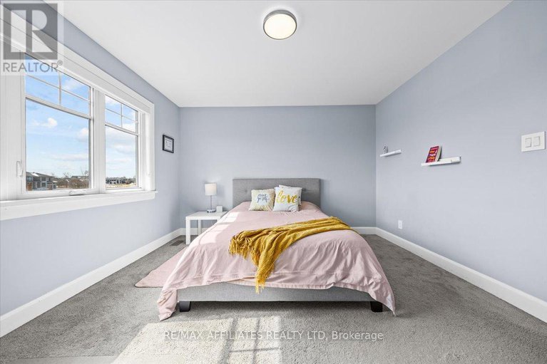 28084122/724-mcmanus-avenue/manotick-village-manotick-estates/ottawa/ontario/K4M0B2_35