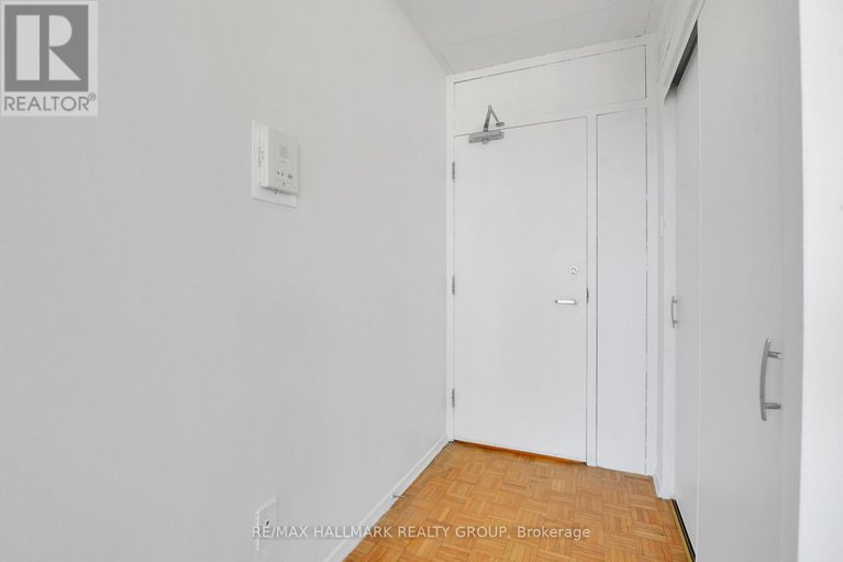 28666864/9a-400-laurier-avenue-e/sandy-hill/ottawa/ontario/K1N8Y2_7