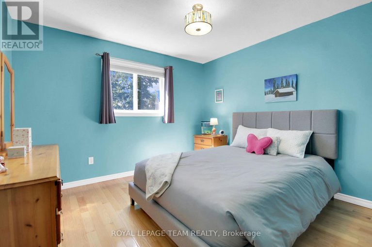 28874941/18-victor-street/stittsville-central/ottawa/ontario/K2S1H9_23