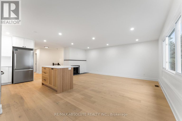 29177800/14-mulvagh-avenue/borden-farmstewart-farmcarleton-heightsparkwood-hills/ottawa/ontario/K2E6M6_13