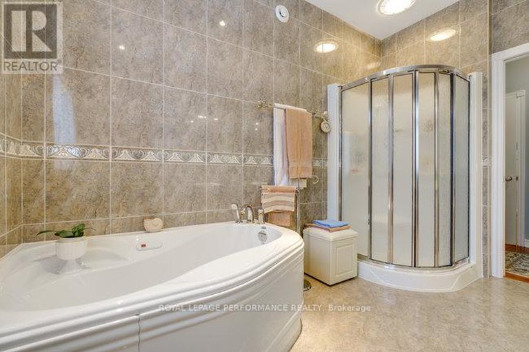 29438415/6802-riverview-drive/south-glengarry-charlottenburgh-twp/south-glengarry/ontario/K6H7M1_16