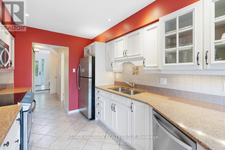 28605723/92-waterton-crescent/bridlewood/ottawa/ontario/K2M1Y5_7